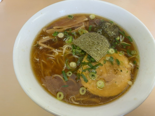 「醤油ラーメン 900円」@支那そば 心麺の写真
