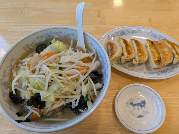 「タンメン、焼餃子」@ぎょうざの満洲 鶴ヶ島脚折店の写真