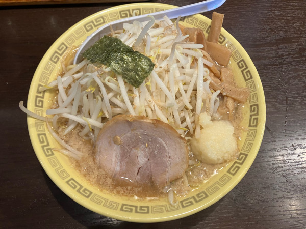 「中華麺＋もやし(JAF割)＋ニンニクトッピング 1000円」@江川亭 南多摩店の写真