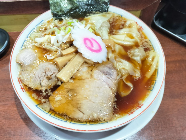 「ワンタン麺」@大井町立食い中華蕎麦 いりこ屋の写真