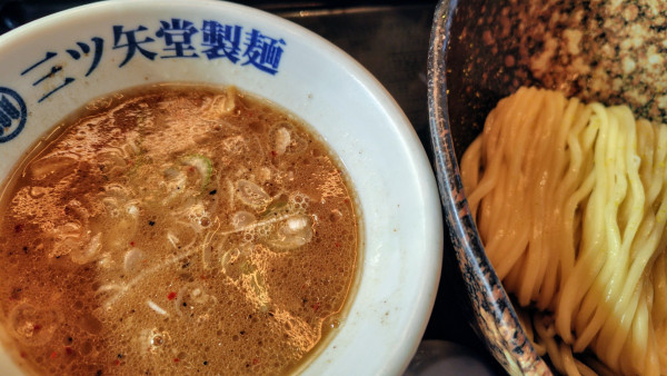 「豚骨魚介つけめん(ゆず風味)(960円)」@三ツ矢堂製麺 池袋サンシャイン60通り店の写真