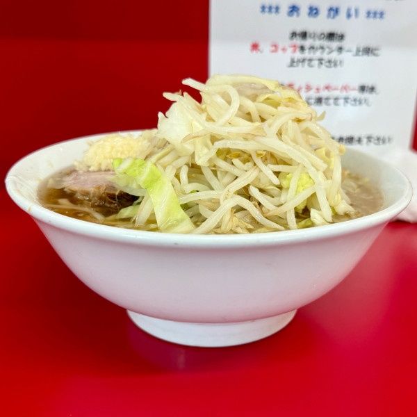 「ラーメン（3分の1）¥950」@ラーメン二郎 神田神保町店の写真