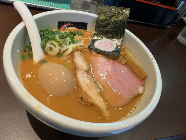 「【限定】濃厚イサキそば＋味玉」@おおぜき中華そば店の写真