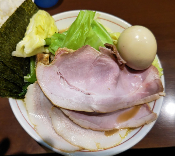 「特製ラーメン+キャベツ」@らーめん飛粋の写真