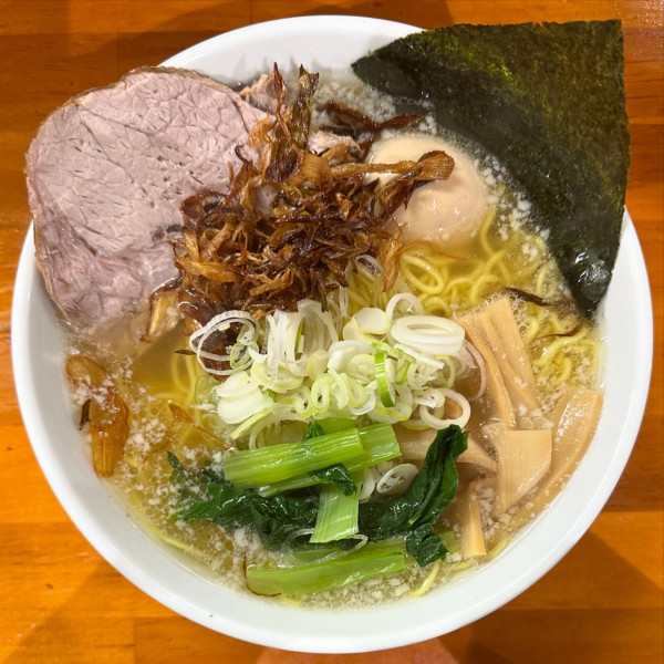 「純正上品ごってり塩ラーメン（味玉 焦がしネギ）」@一条流がんこラーメン金町の写真