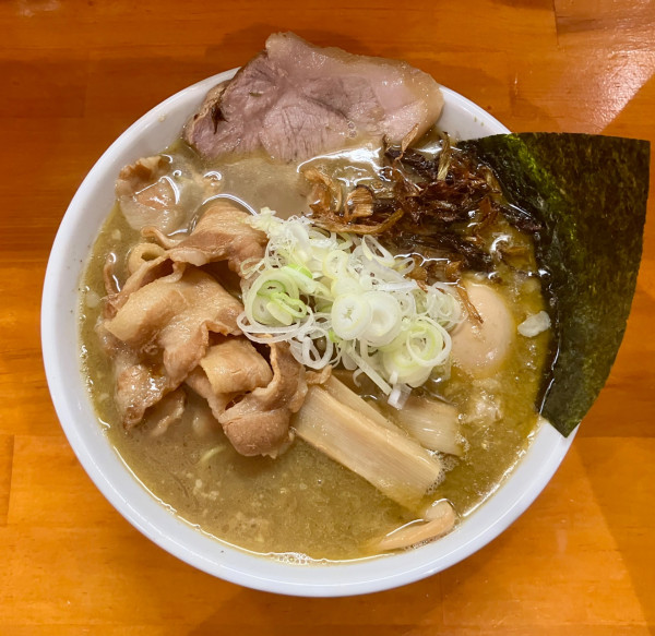 「クリガニ 100SP 1400円＋青唐＋味玉」@一条流がんこラーメン金町の写真