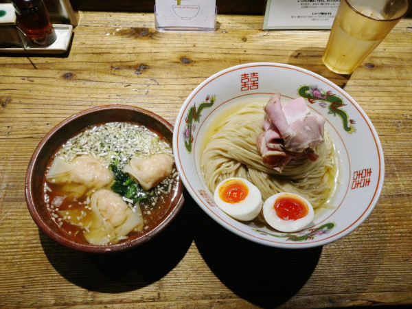 「昆布水つけ麺（1,000円）＋海老ワンタン＋味玉」@伊之瀬の写真
