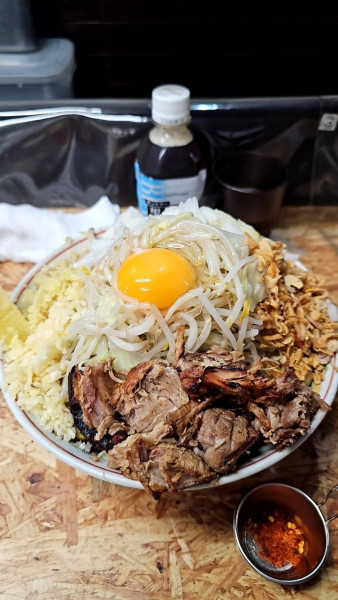 「塩汁なし（冷や） 大盛 味薄め タマネギ」@自家製麺 まさき（非乳化） 2号店の写真