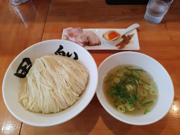 「貝だしつけめん　塩　大　1250円」@貝だしラーメン 黒船SECONDの写真