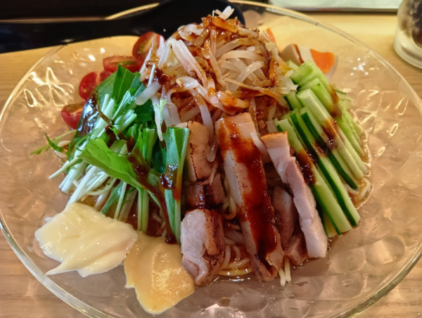 「冷やし中華　麻辣醤油　大盛」@つけ麺らーめん 春樹 新宿御苑前店の写真