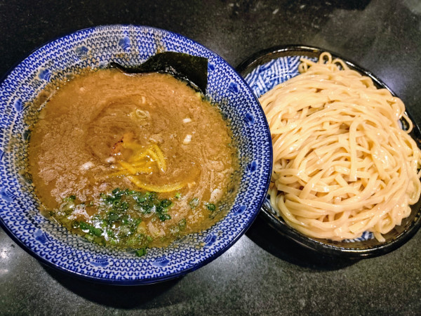 「濃厚地鶏魚介つけ麺、特盛」@青山焼鳥倶楽部の写真