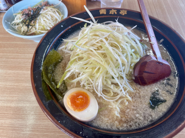 「ネギチャーシュー麺  中盛 TPネギダブル」@ラーメン青木亭 草加店の写真