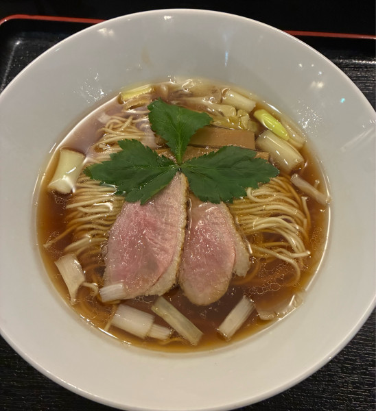 「鴨だし醤油ラーメン　1050円」@麺堂にしき 西武新宿店の写真