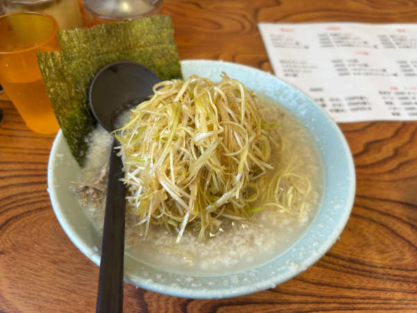 「ネギコテチャーシューメン　ネギ増し　カタコイオオ」@ラーメンショップ 大木店の写真