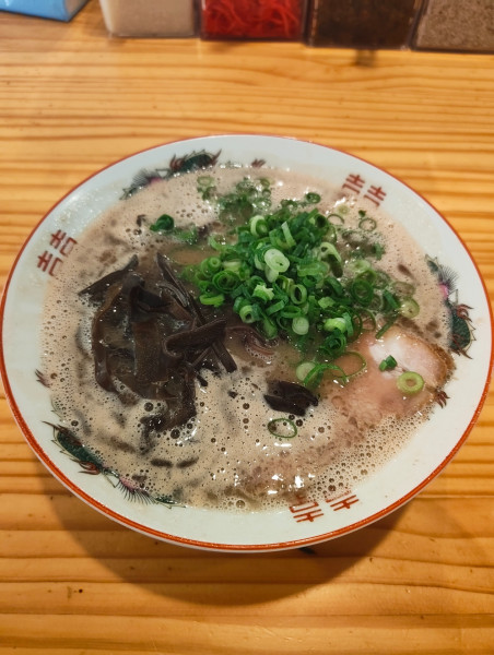 「豚骨ラーメン（普通）（替玉）」@てっちゃんの写真