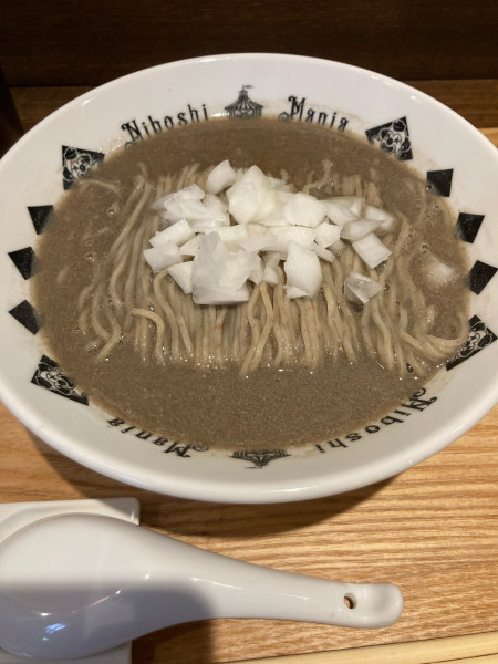 「【限定】冷やニボシソバマニアック」@NIBOSHIMANIAの写真