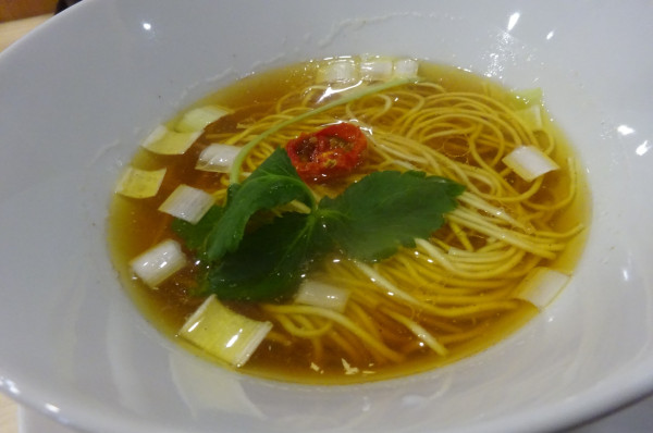 「かけ中華ソバB　680円　黄金カラメルプリン　380円」@中華ソバBの写真