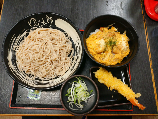 「揚げ鶏親子丼セット＋海老天」@ゆで太郎 大井町店の写真