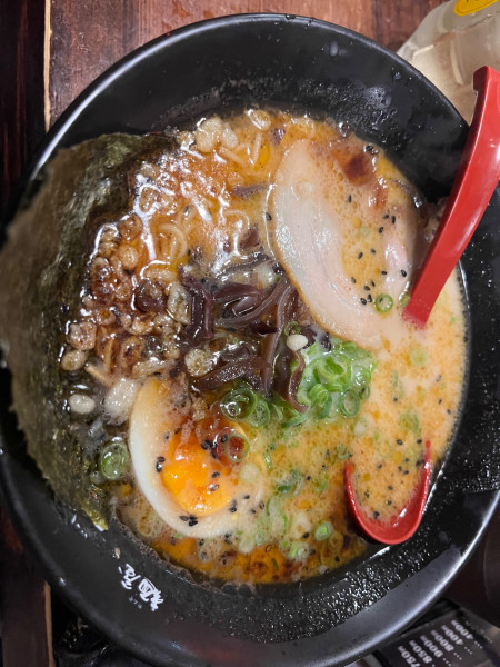 「とんこつ黒ラーメン800円」@麺屋 一矢の写真