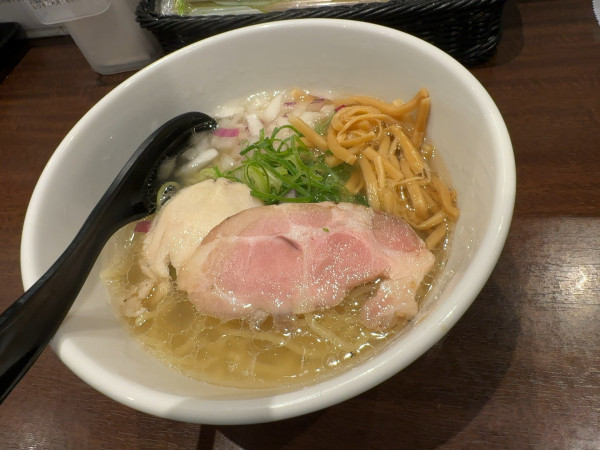「貝だしらぁ麺 塩」@貝だしらぁ麺と鶏白湯らぁ麺 ふじをの写真