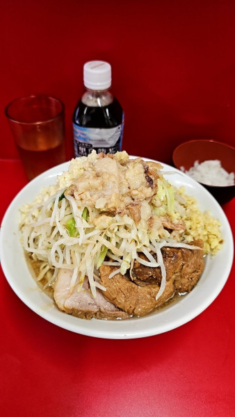 「小（汁なし）900円全増し タマネギ100円」@ラーメン二郎 大宮公園駅前店の写真