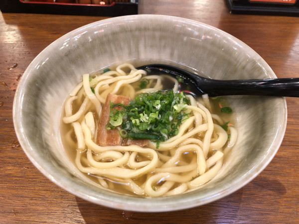 「半そば」@沖縄料理 やんばる 新宿総本店の写真