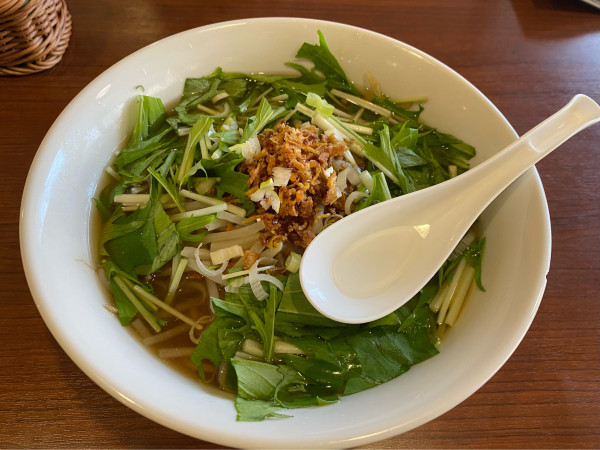 「XOジャン入り台湾ラーメン（餃子４個付き）1,050円」@餃子房 チャイナドールの写真