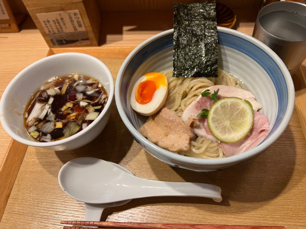 「鰹昆布水つけそば」@中華そば 麒麟の写真