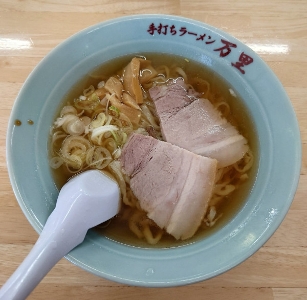 「にんにくラーメン(麺少なめ、850円)」@手打ちラーメン 万里の写真