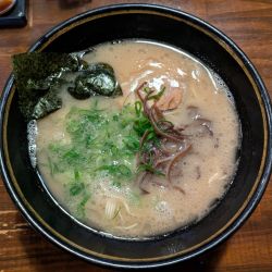 本白味(バリかた)＋替玉(ふつう)