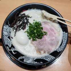 味玉ラーメン（1150円）＋替玉セット（180円）