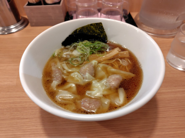 「しょうゆワンタンメン¥920」@らぁめん大山 アトレ川崎店の写真