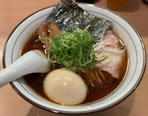 「特製醤油らぁ麺」@らぁ麺 くろ渦の写真