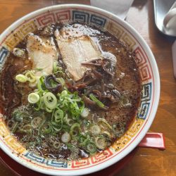 焦がしニンニク豚骨ラーメン