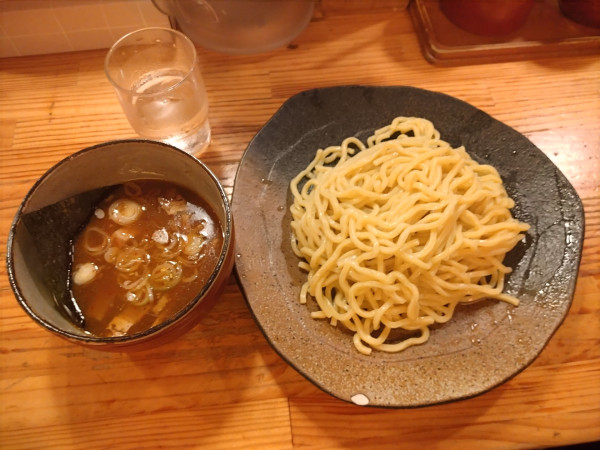 「つけ麺(並)¥980-」@つけ麺屋 やすべえ 秋葉原店の写真