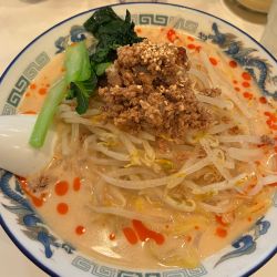 冷やし味噌担々麺　1080円