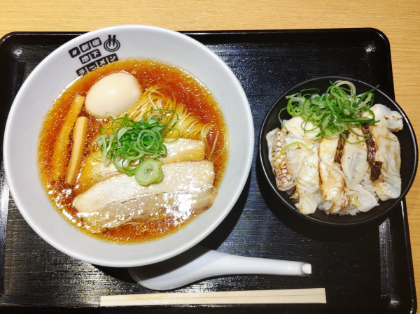 「上州地鶏の醤油ラーメン炙り鯛めしセット 1500円」@らーめんダイニング 庵の写真