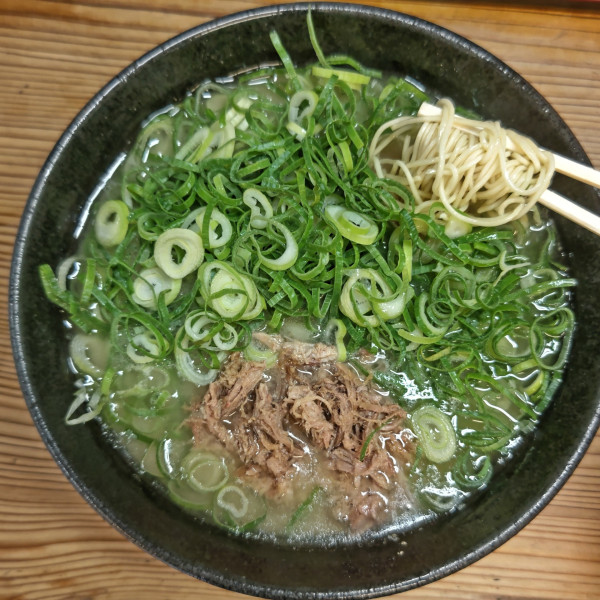 「ラーメン（700円）」@五号線沿いの元祖長浜ラーメンの写真