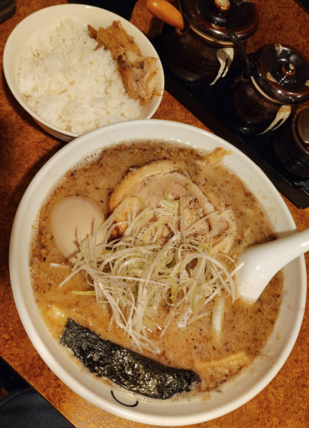 「味噌拉麺【西京味噌】 TP味玉」@麺の蔵 かめだ屋の写真