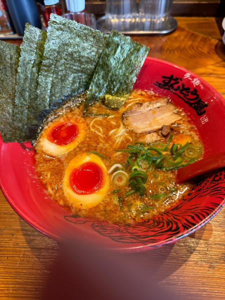 「味玉HOTラーメン のりトッピング」@ラー麺ずんどう屋 新宿歌舞伎町店の写真