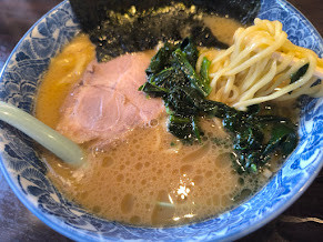 「らーめん(880)」@とんぱた亭 新子安店の写真