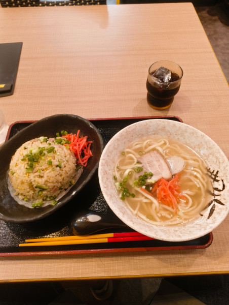 「Ｃセット（ゴーヤチャーハンと沖縄そば）　880円」@がちま家 川崎店の写真