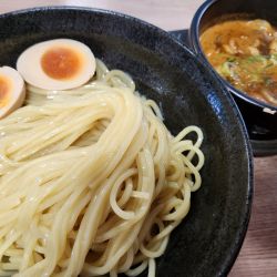 カレーつけ麺 虜(中辛)大盛　味玉