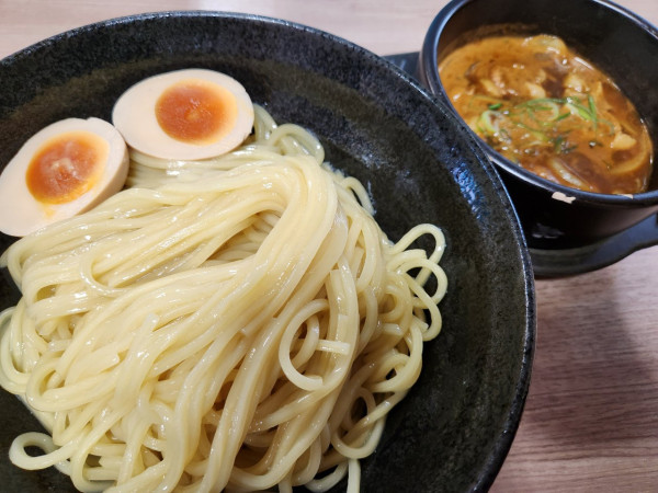 「カレーつけ麺 虜(中辛)大盛 味玉」@越後つけ麺維新 大井町店の写真