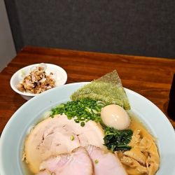佐野特製中華そば（大盛）ミニチャーシュー丼（ﾌｫﾛﾜｰ限定）