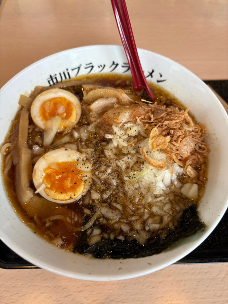 「味玉ラーメン　950円」@市川ブラックラーメンの写真
