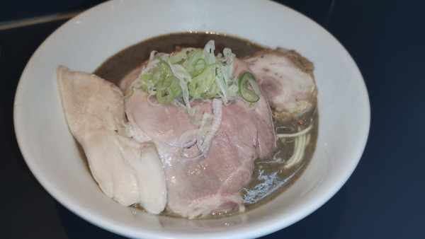 「特濃烏賊煮干ソバ」@煮干乱舞の写真