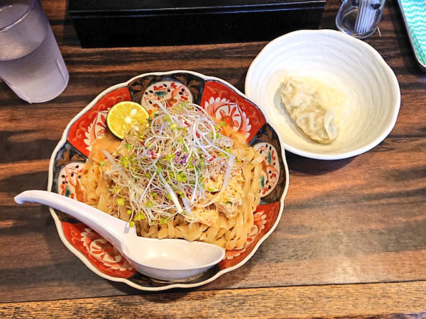 「冷製カニのミソ仕立てSOBA、海鮮ワンタン」@稲荷屋の写真
