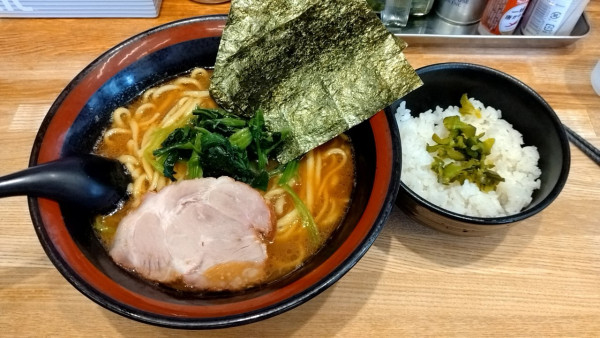 「ラーメン650円＋小ライス150円」@せい家 下総中山店の写真