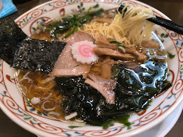 「昔ながらの醤油ラーメン(900)」@清華ラーメンの写真